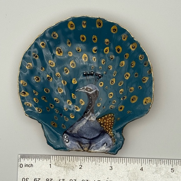 Majestic Peacock Design Decorative Shell - Picture 3 of 7
